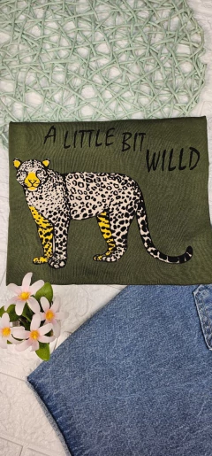 T-Shirt Onça a little bit na internet