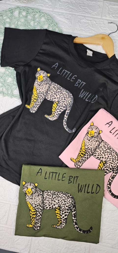 T-Shirt Onça a little bit