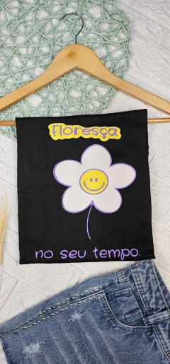 T-shirt Floresça no seu tempo - loja online