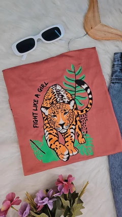 Onça fight like a girl T-shirt - comprar online