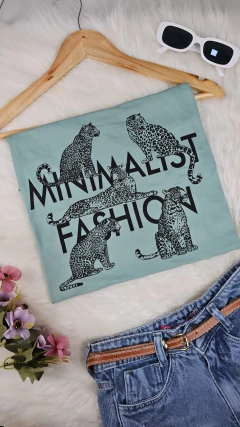 Minimalist Fashion Print T-shirt - comprar online