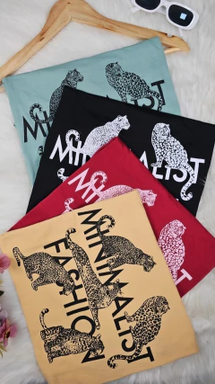 Minimalist Fashion Print T-shirt