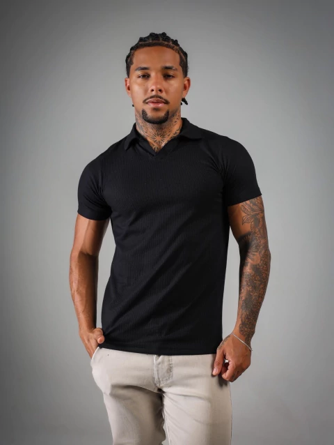 Camisa gola V italiana tricô texturizado preta