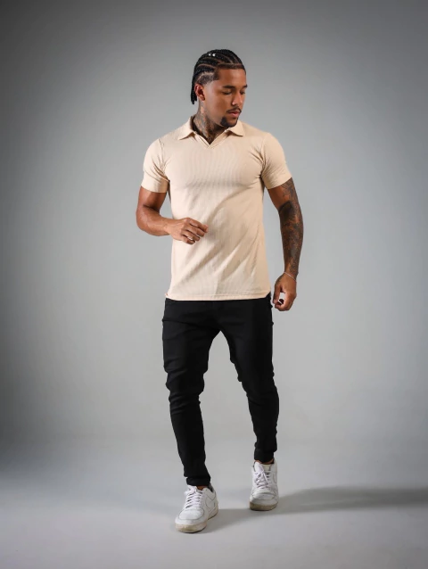 Camisa gola V italiana tricô texturizado bege