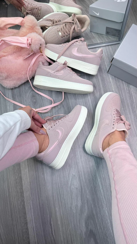 NIKE AIR FORCE ROSA