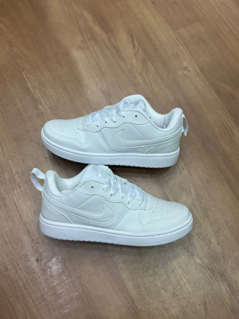 Nike Court Borough Low 2 - Branco - comprar online
