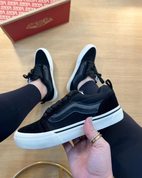 Knu Preto/Off - comprar online