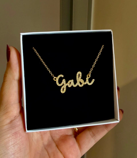Colar Nome Cravejado com Zircônias Banho de Ouro 18k