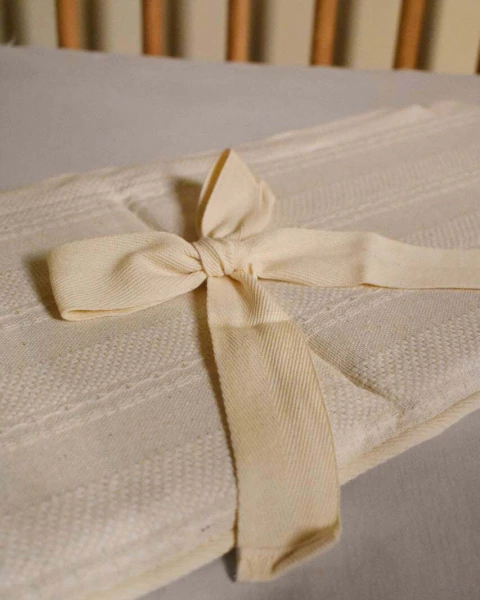 PROTETORES berço e caminhas - BAUNILHA RENDADA - personalizados - comprar online