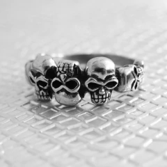 Calavera con Hueso PLATA 925 - comprar online