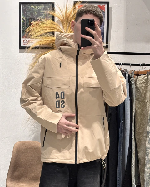 Campera impermeable beige (Discontinio // ART C03)