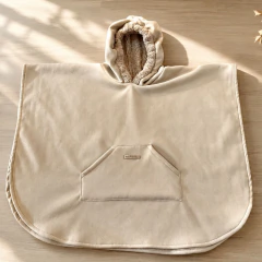 Poncho Liso Capucha y Corderito - Diseño Exclusivo Mirari