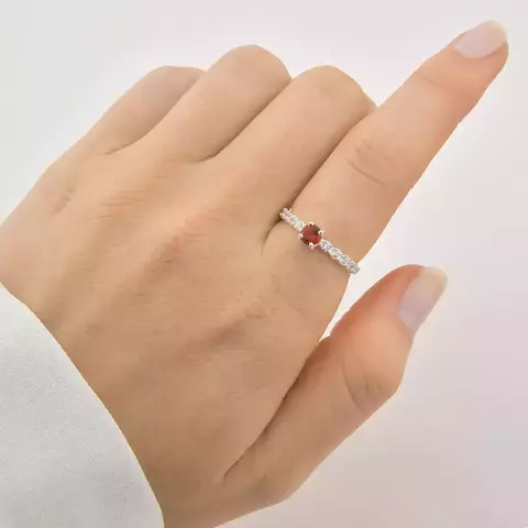 Anel Solitário Ponto de Luz Vermelho