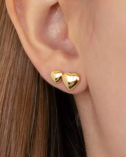 Brinco Coracao Duplo Liso no Dourado