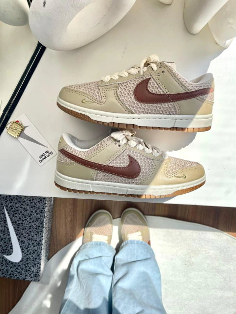 NK SB Dunk Low Boho NH2600 | Off White & Marrom