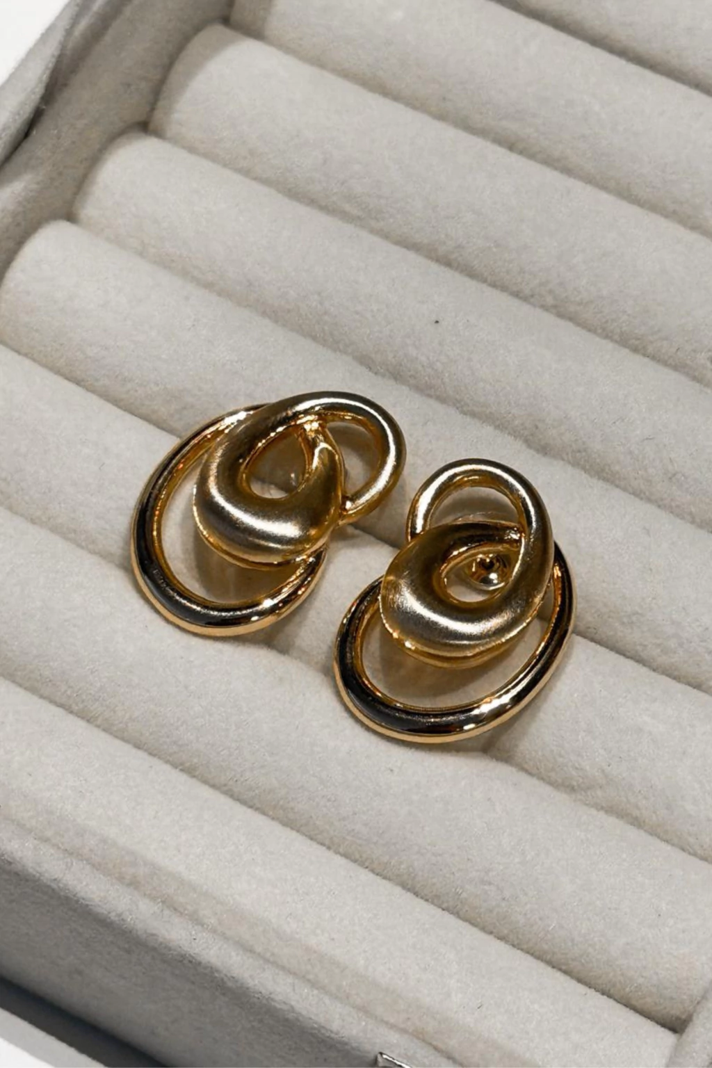 Brinco Orgânico Entrelaçado