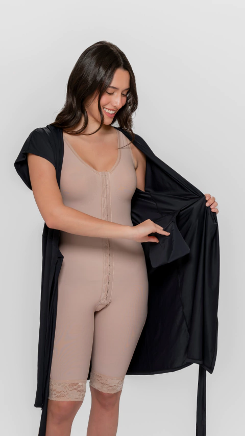 Robe de manga curta com 2 Porta-Drenos