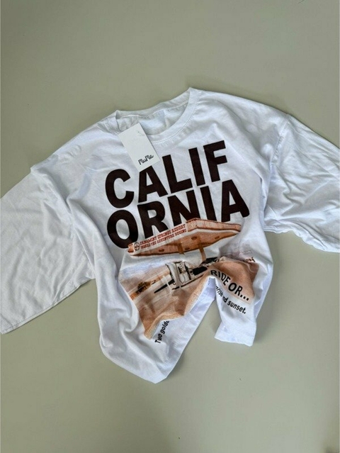Remera Crop California
