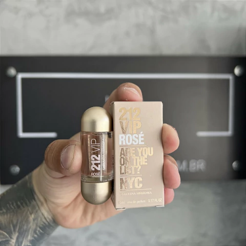 Miniatura 212 VIP Rose Eau de Parfum - Miniatura Feminina 5ml