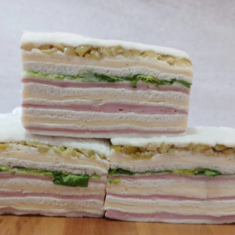 Sandwichs de miga tamaño lunch de lechuga x 8 unidades - comprar online