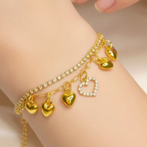 Pulseira Dourada Corações e Zircônias - comprar online