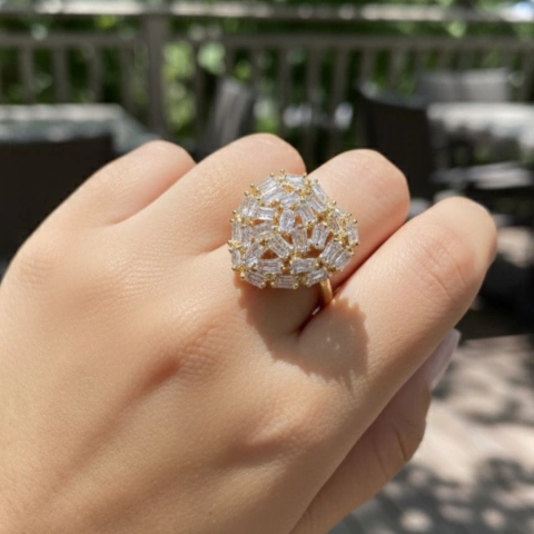 Anel Coração de Luxo – Dourado com Pedrarias - comprar online