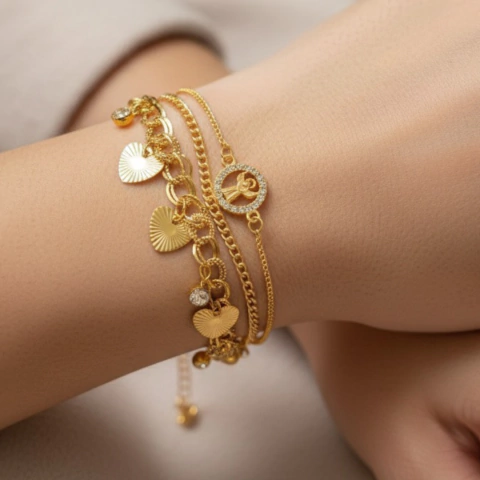 Pulseira Dourada Corações e Anjo - comprar online