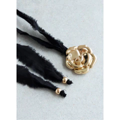 COLAR BOHO PRETO FLOR DOURADA