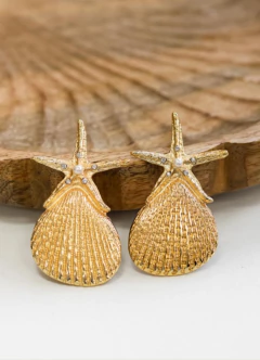 BRINCO VERÃO LUXO ESTRELA E CONCHA BANHO DOURADO