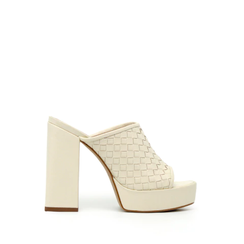 Kaela | Amarelo manteiga | Tamanco plataforma em couro trançado