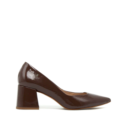 Nara | Marrom Café | Scarpin salto bloco médio em couro verniz