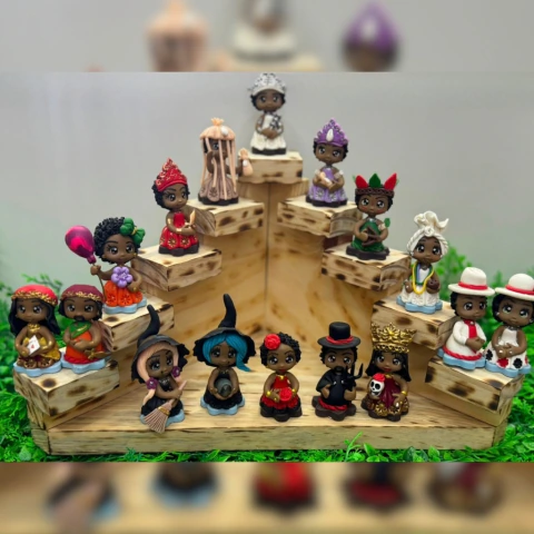 Biscuit Miniaturas Artesanais Entidades e Orixás