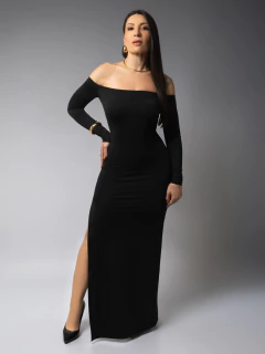 Mulher usando vestido justo cosmopolitan preto
