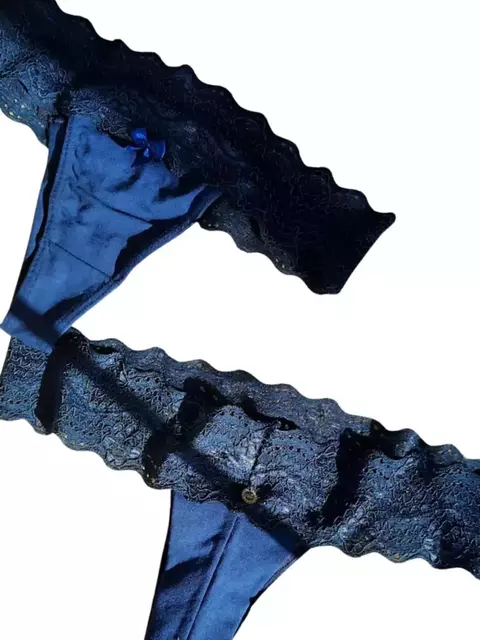 Calcinha Fio Renda Estreita na Cintura na internet