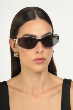 Óculos de Sol Retrô Feminino Cannes Dourado com Lente Preta