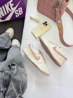 Imagem do DUNK LOW PRO LUXO OFF ROSÊ
