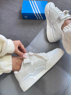 Imagem do FÓRUM LOW VELCRO PÉROLA (LINHA LUXO)