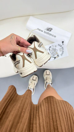 NB 530 OFF CHOCOLATE (LUXO) na internet