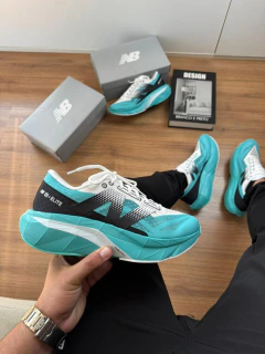 NB FUELCELL ELITE V4 AZUL TURQUESA (PRIME) - CLOSET SHOES MG