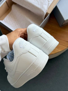 AIR FORCE BRANCO (LUXO) na internet