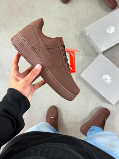 AIR FORCE F1 NOBUCK MARROM (LUXO)