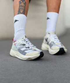 ADIZERO ADIOS PRO 3 BRANCO VERMELHO (PRIME)