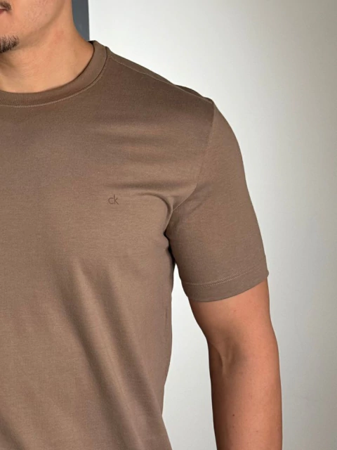 Camiseta Calvin Klein Meia Malha Caqui Médio - comprar online