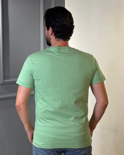 Camiseta Tommy Hilfiger Básica Cotton Regular Fit Verde Claro - MB Store Moda Masculina