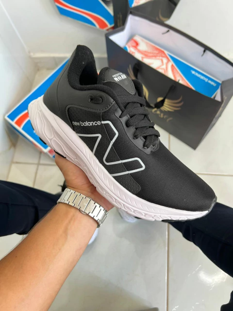 NEW BALANCE ROAV PRETO/BRANCO - comprar online