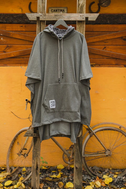 PONCHO PAÑO LIVIANO GRIS TOPO