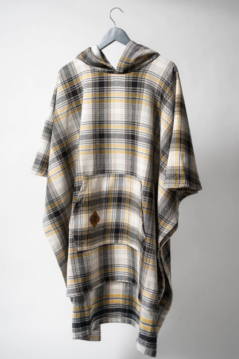 PONCHO PAÑO A CUADROS