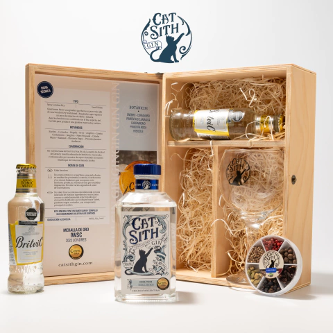 Cat Sith Spicy Box Premiun ( London Dry Gin ) Bot. 700 cc.-Rueda de Botánicos - Copón Cat Sith - 2 Botellas Britvic 200 ml. - comprar online