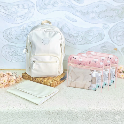 KIT Mochila maternal + 3 estuches para mudas + Mudador - comprar en línea