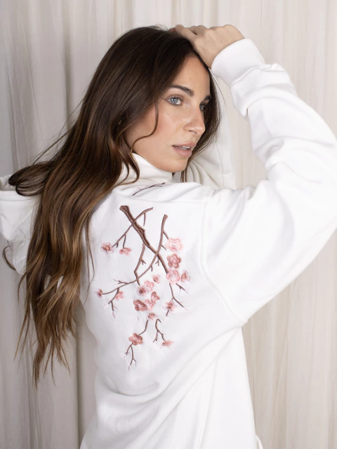Buzo Bordado Sakura - Unisex - Color Natural - Estilo Oversize